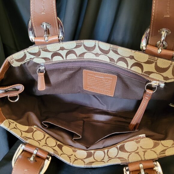 COACH Signature Pleated Shoulder tote in Brown/Beige. Perfect classic fall bag! - Picture 5 of 16